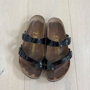 Birkenstock Women’s Mayari Patent Leather Sandal size 36